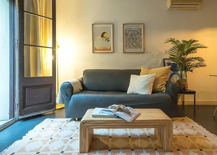 Dana - Enjoy Apartments Rocafort